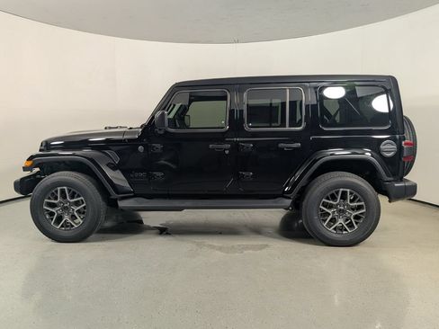 New 2026 Jeep Wrangler Unlimited Sahara AWD/4WD image 4