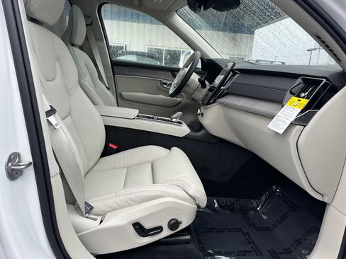 New 2026 Volvo XC90 B6 Ultra image 10