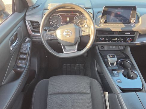 Used 2025 Nissan Rogue SV FWD image 7