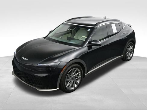 Used 2025 Genesis GV60 Advanced AWD/4WD image 28