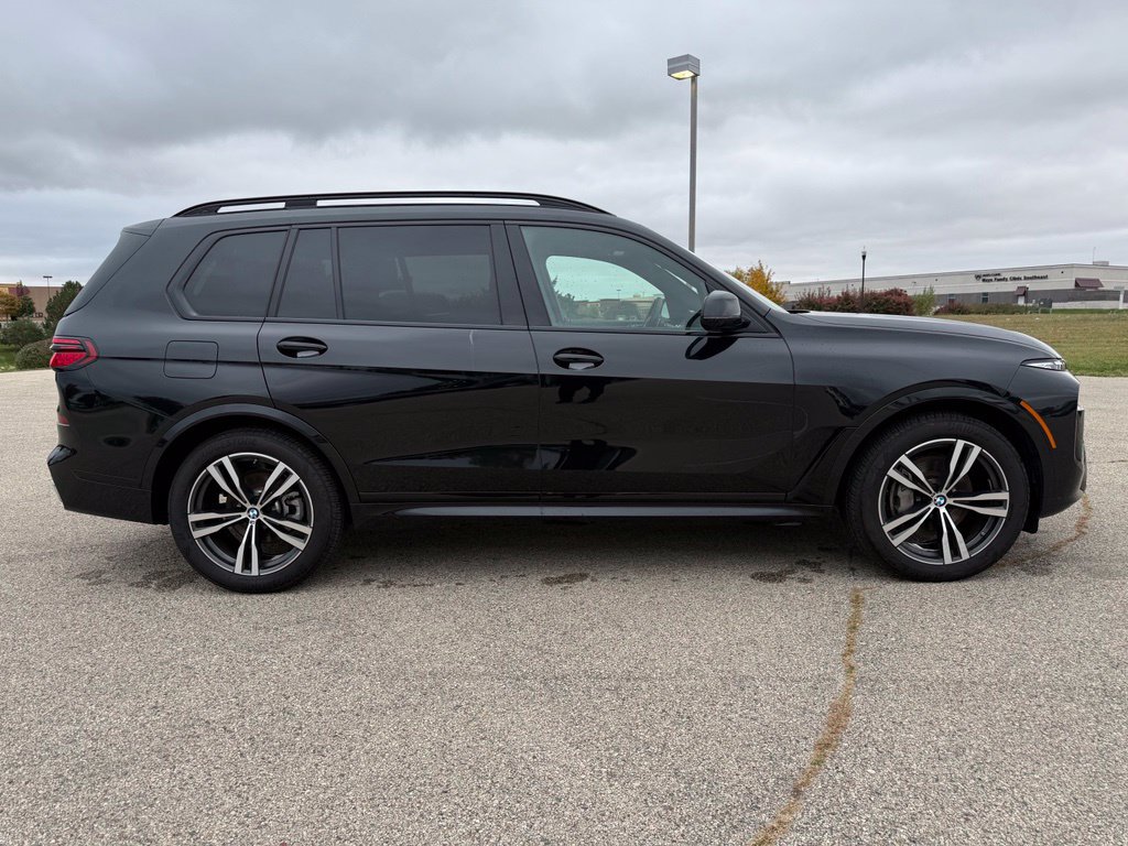 Used 2026 BMW X7 xDrive40i w/ M Sport Package AWD/4WD image 7
