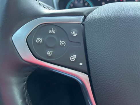 Used 2021 Chevrolet Traverse LT image 30