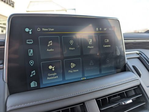 Used 2024 Chevrolet Suburban LT image 28