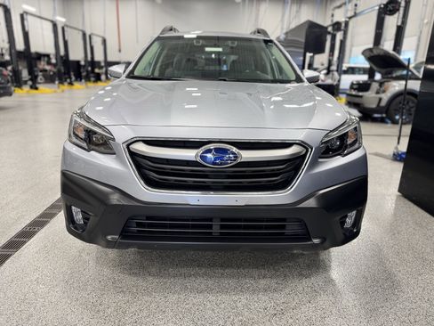 Used 2020 Subaru Outback Premium image 32