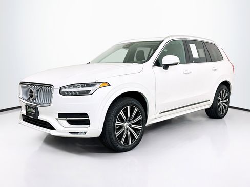 Used 2025 Volvo XC90 B5 Core image 3
