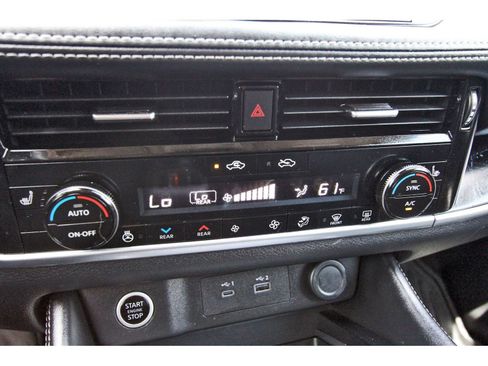 Used 2023 Nissan Rogue SL w/ SL Premium Package image 27