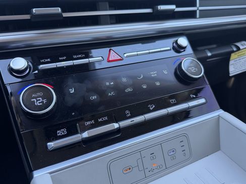 Used 2025 Hyundai Santa Fe SEL image 21