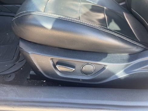 Used 2019 Ford Mustang Premium image 19