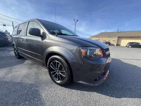 Used 2017 Dodge Grand Caravan GT image 6