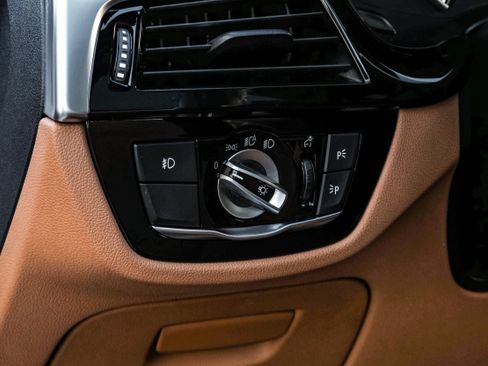 Used 2018 BMW 540i xDrive image 28