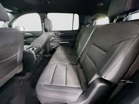 Used 2024 Chevrolet Traverse LT FWD image 25