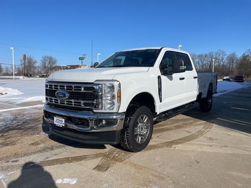 New 2025 Ford F250 XLT w/ Snow Plow/Camper Package image 2