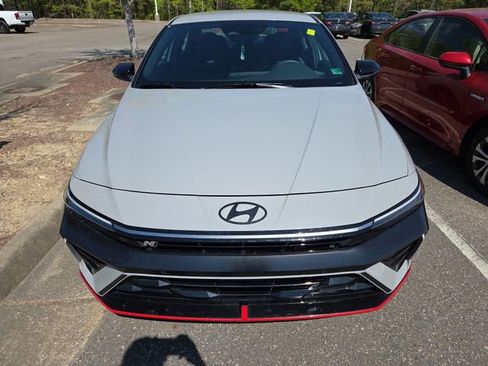 Used 2025 Hyundai Elantra N image 8