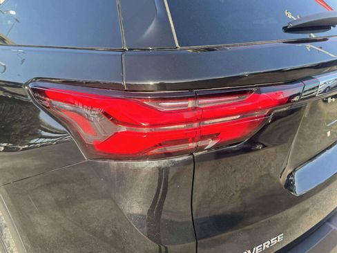 Used 2022 Chevrolet Traverse LT FWD image 14