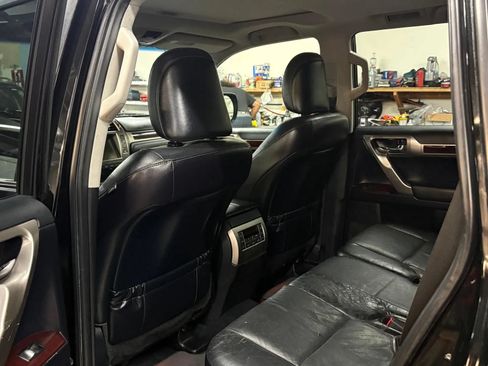 Used 2018 Lexus GX 460 Premium w/ Premium Package AWD/4WD image 24
