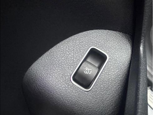 Used 2021 Mercedes-Benz GLS 450 4MATIC image 25