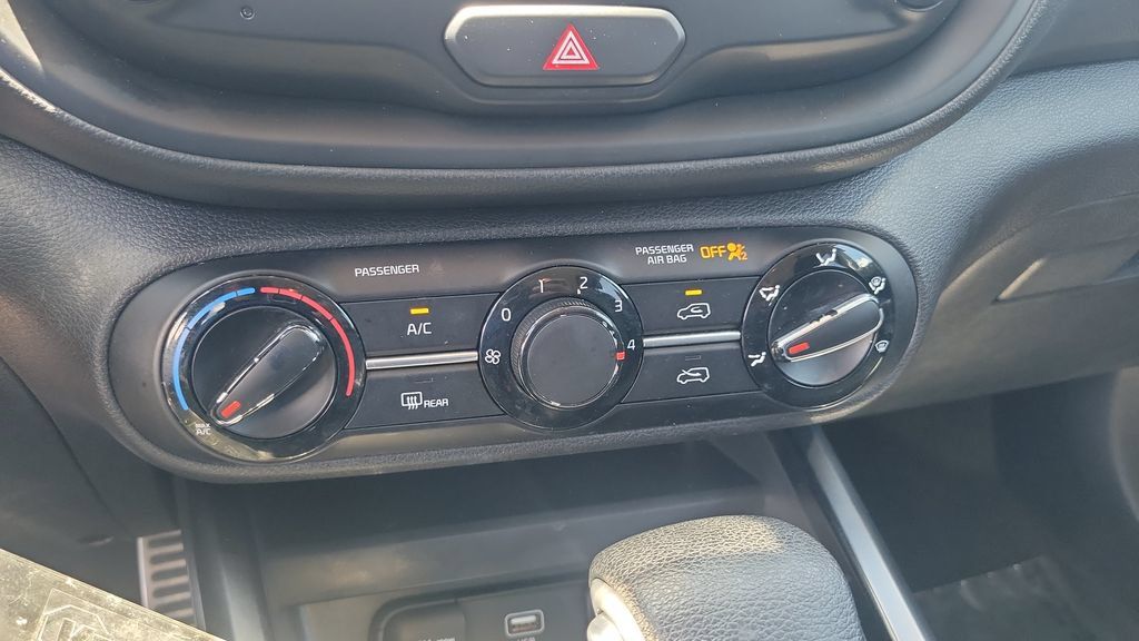 Used 2020 Kia Soul S FWD image 15