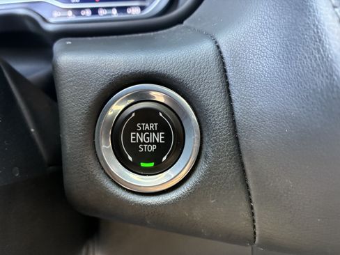 Used 2023 Chevrolet Suburban LT RWD image 32