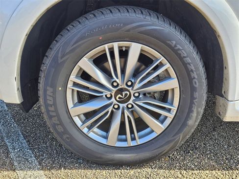 Used 2024 INFINITI QX80 Luxe image 32