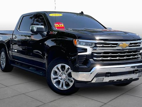 Used 2025 Chevrolet Silverado 1500 LTZ AWD/4WD image 3