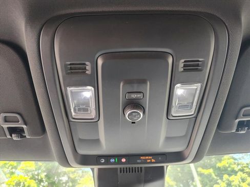 Used 2025 Chevrolet Tahoe Z71 AWD/4WD image 24