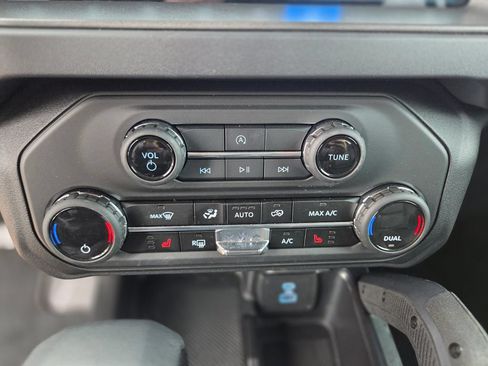 New 2025 Ford Bronco Big Bend w/ Black Diamond Package AWD/4WD image 25