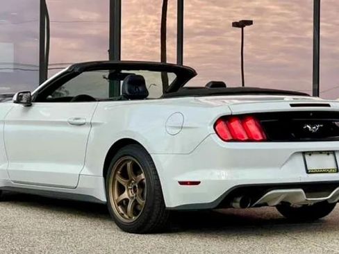 Used 2015 Ford Mustang Premium RWD image 5