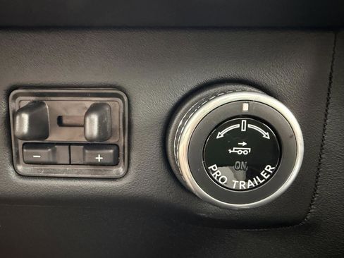 New 2026 Lincoln Navigator Reserve AWD/4WD image 19