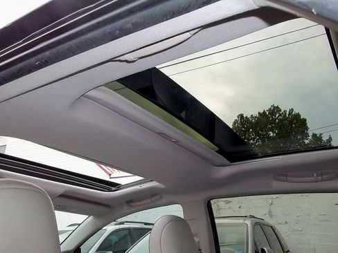 Used 2010 Toyota Venza w/ Premium Pkg #2 FWD image 15