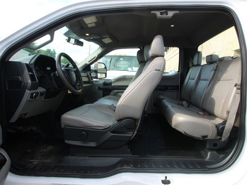 Used 2019 Ford F250 XL w/ STX Appearance Package AWD/4WD image 8