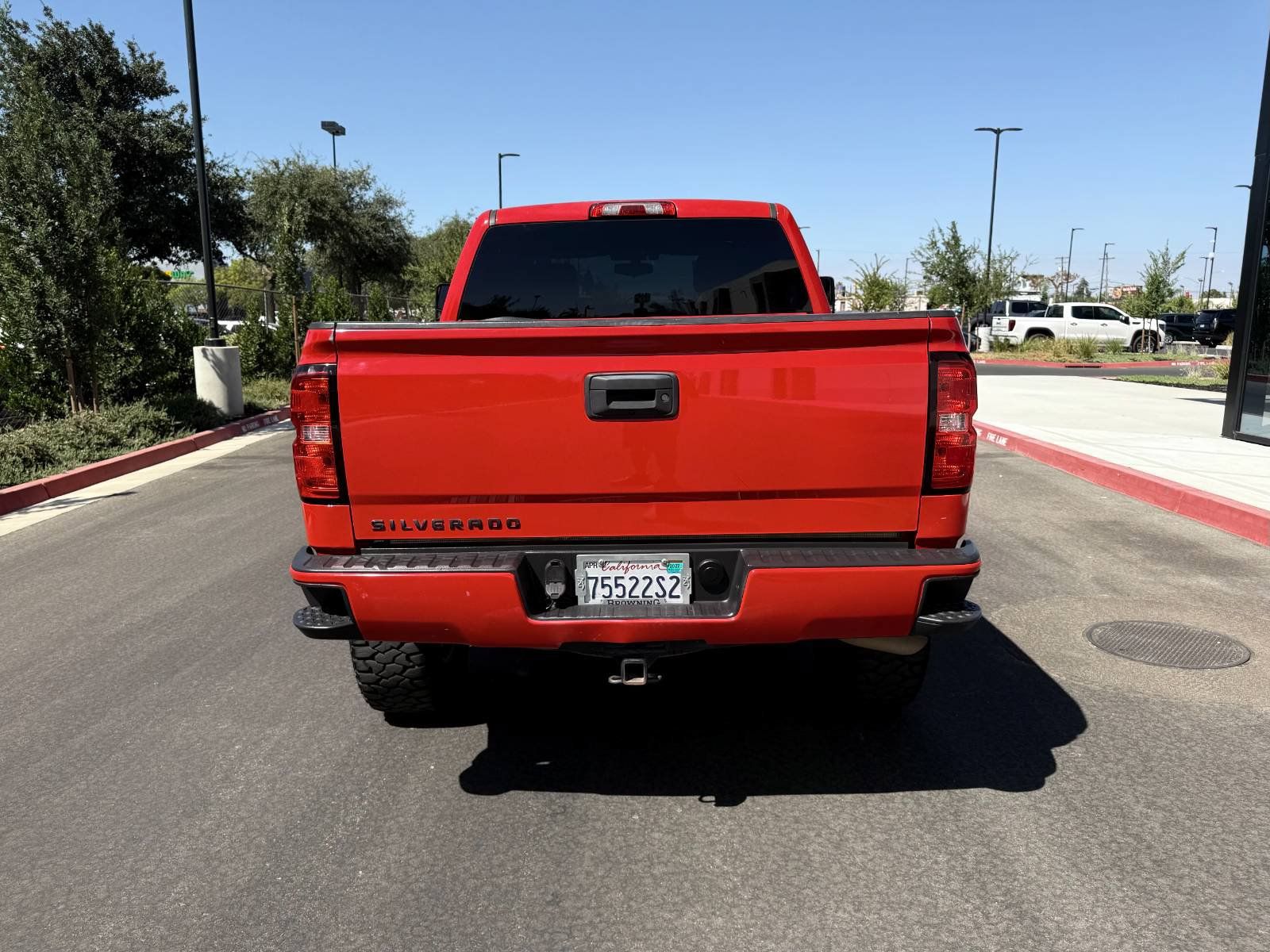 Used 2018 Chevrolet Silverado 1500 Custom w/ Custom Convenience Package AWD/4WD image 8