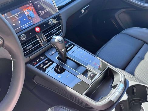 New 2025 Porsche Macan AWD/4WD image 24