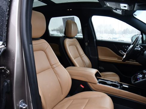 Used 2020 Lincoln Corsair Reserve w/ Equipment Group 201A image 16