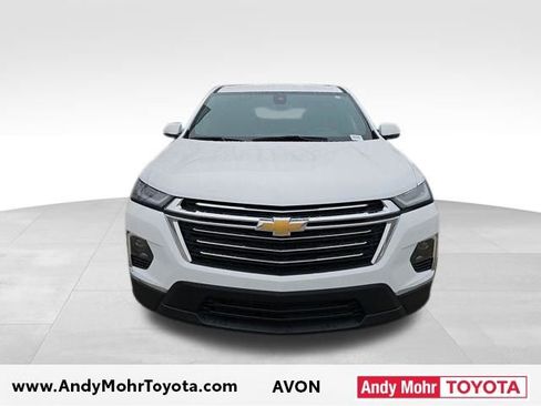 Used 2023 Chevrolet Traverse LT image 3