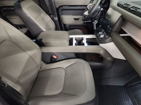 New 2026 Land Rover Defender 110 X-Dynamic SE AWD/4WD image 5