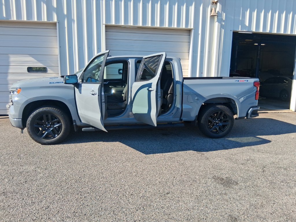 Used 2025 Chevrolet Silverado 1500 RST AWD/4WD image 21