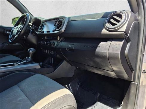 Used 2022 Toyota Tacoma TRD Off-Road AWD/4WD image 22