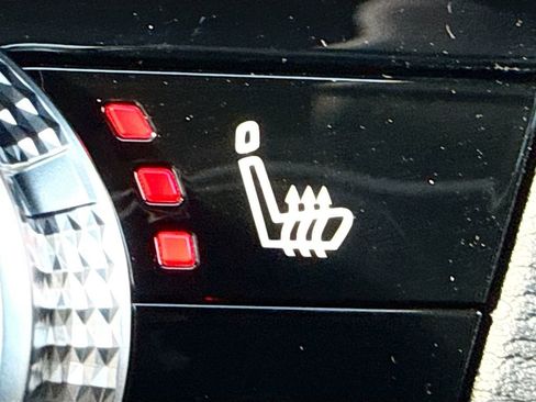 New 2025 Mitsubishi Outlander SE image 21