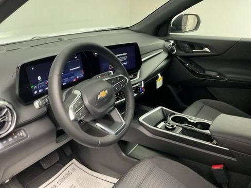 New 2026 Chevrolet Equinox LT AWD/4WD image 11