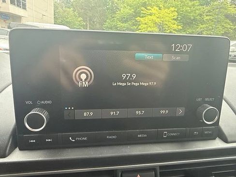 Used 2023 Honda Pilot Sport image 14