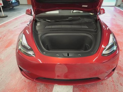 Used 2025 Tesla Model Y Long Range image 8