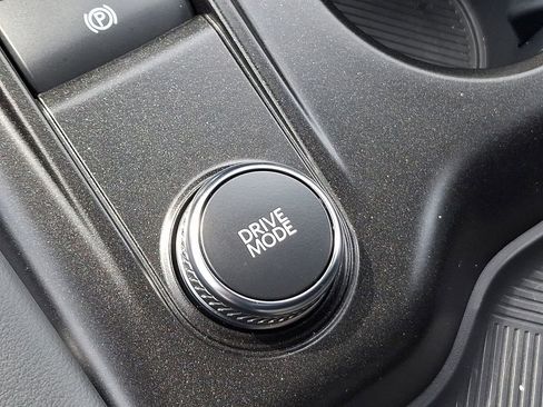 Used 2025 Ford Explorer Active w/ Active Comfort Package image 25