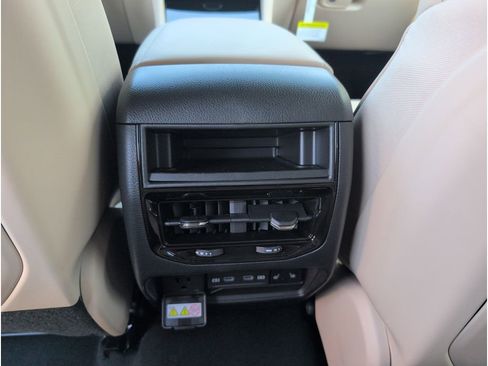 New 2026 Jeep Grand Cherokee Limited image 33