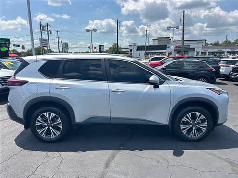 Used 2023 Nissan Rogue SV w/ SV Premium B Package FWD image 2