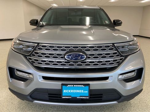 Used 2023 Ford Explorer Limited w/ Equipment Group 301A image 3