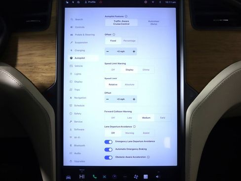 Used 2018 Tesla Model X 75D image 22