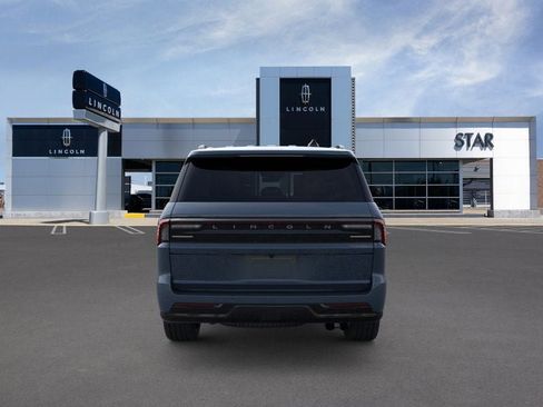 New 2025 Lincoln Navigator Reserve w/ Jet Appearance Package image 5