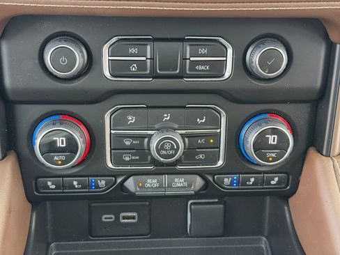Used 2023 Chevrolet Tahoe High Country w/ Premium Package 2 RWD image 29