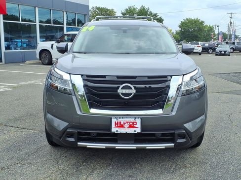 Used 2024 Nissan Pathfinder SL AWD/4WD image 2