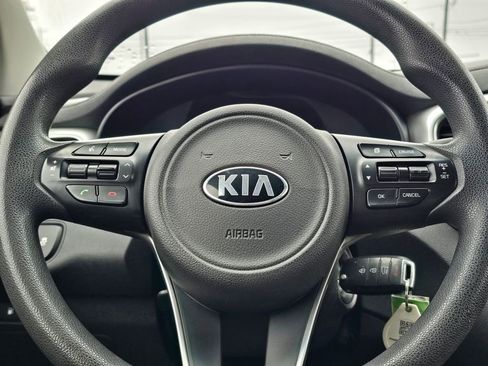 Used 2017 Kia Sorento LX image 27